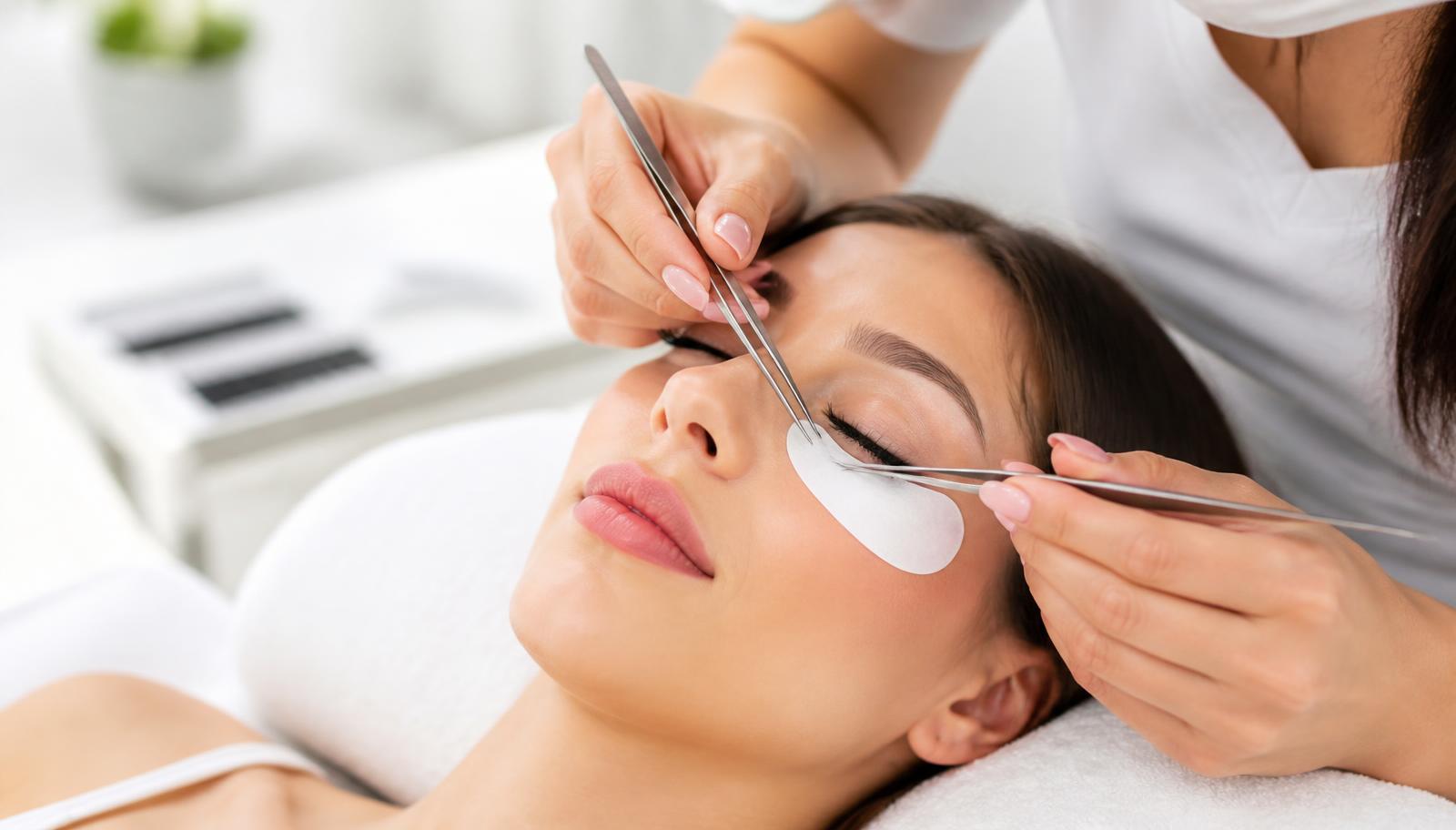 Eyelash Extensions at Lure'ay Luxury Salon